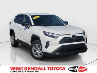 Used 2023 Toyota RAV4 LE video 1