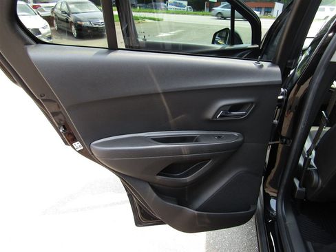 Used 2019 Chevrolet Trax LT w/ LT Convenience Package FWD image 20