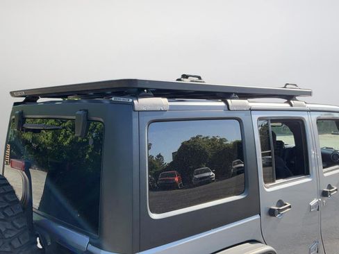 Used 2015 Jeep Wrangler Unlimited Rubicon w/ Connectivity Group AWD/4WD image 28