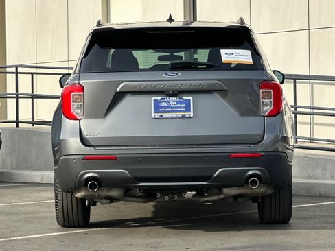 Certified 2022 Ford Explorer XLT w/ Equipment Group 202A image 4