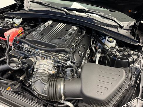 Used 2022 Chevrolet Camaro ZL1 RWD image 27