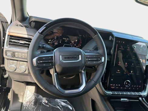 Used 2026 GMC Yukon Denali w/ Advanced Technology Package AWD/4WD image 42