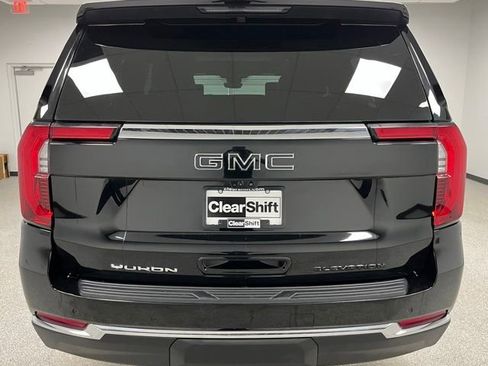Used 2025 GMC Yukon XL Elevation w/ Elevation Premium Package AWD/4WD image 9