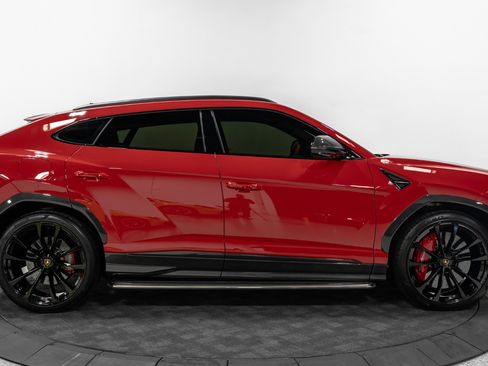 Used 2021 Lamborghini Urus AWD/4WD image 10