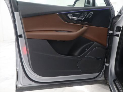 Used 2017 Audi Q7 3.0T Prestige w/ Prestige Package image 6