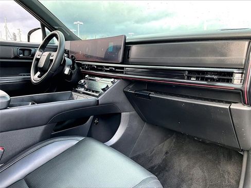 Used 2024 Hyundai Santa Fe Calligraphy image 13