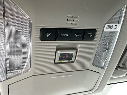 Used 2025 Toyota RAV4 XLE AWD/4WD image 28