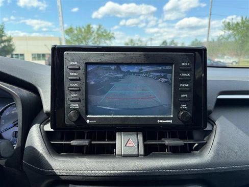 Used 2021 Toyota RAV4 LE AWD/4WD image 38