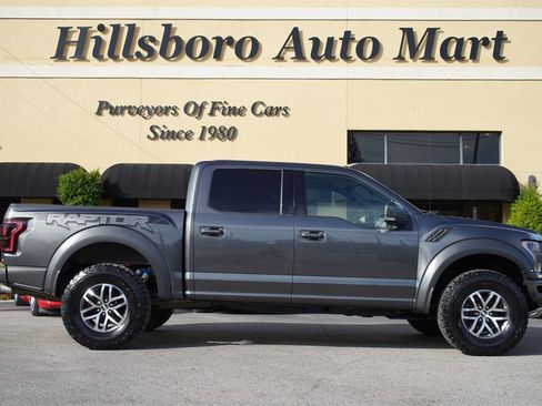 Used 2018 Ford F150 Raptor w/ Equipment Group 802A Luxury image 4