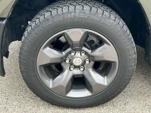 Used 2021 RAM 1500 Big Horn w/ Built-to-serve Edition image 4