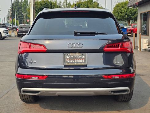 Used 2020 Audi Q5 2.0T Premium w/ Convenience Package AWD/4WD image 4