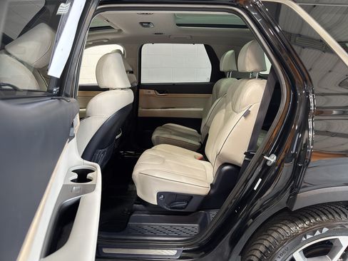 Used 2023 Hyundai Palisade Limited w/ Cargo Package AWD/4WD image 9