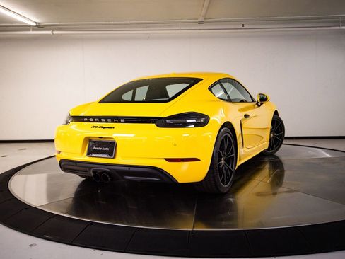 Certified 2024 Porsche 718 Cayman RWD image 7