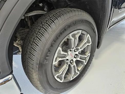 Used 2024 GMC Sierra 1500 SLT AWD/4WD image 45
