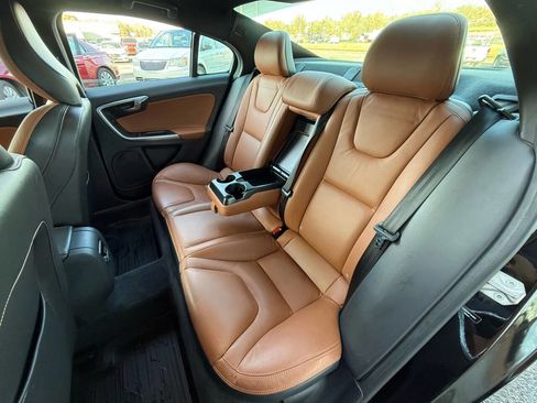 Used 2015 Volvo S60 T5 Platinum w/ Climate Package image 12