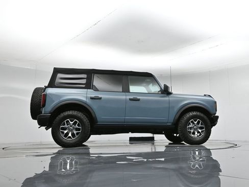 Used 2021 Ford Bronco Badlands image 8