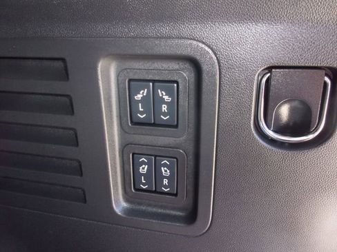 Used 2025 Chevrolet Traverse RS w/ LPO, Floor Liner Package AWD/4WD image 34