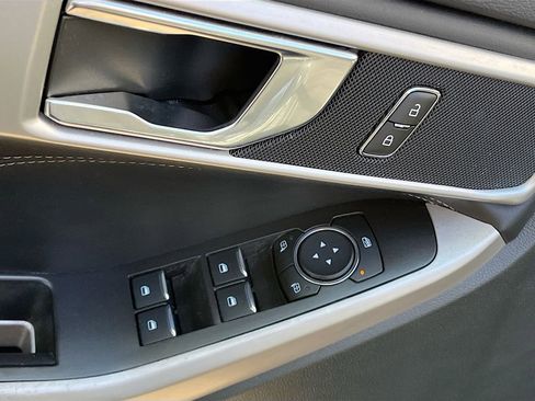 Used 2024 Ford Explorer XLT w/ Equipment Group 202A image 17