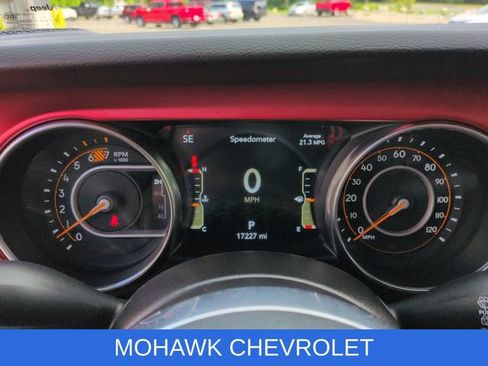 Used 2023 Jeep Wrangler Unlimited Rubicon w/ Xtreme 35 Tire Package AWD/4WD image 12