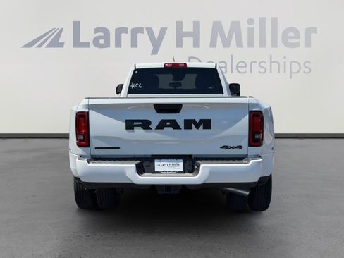 New 2026 RAM 3500 Big Horn AWD/4WD image 5