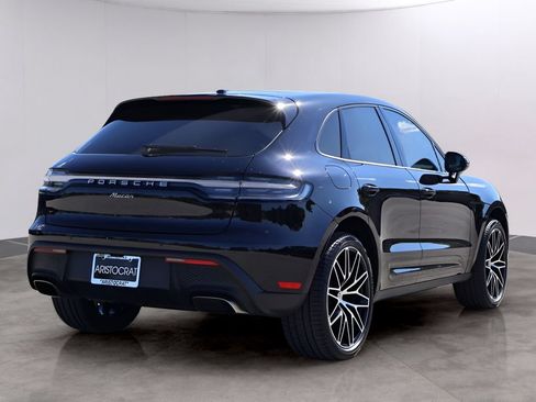 Certified 2025 Porsche Macan AWD/4WD image 8