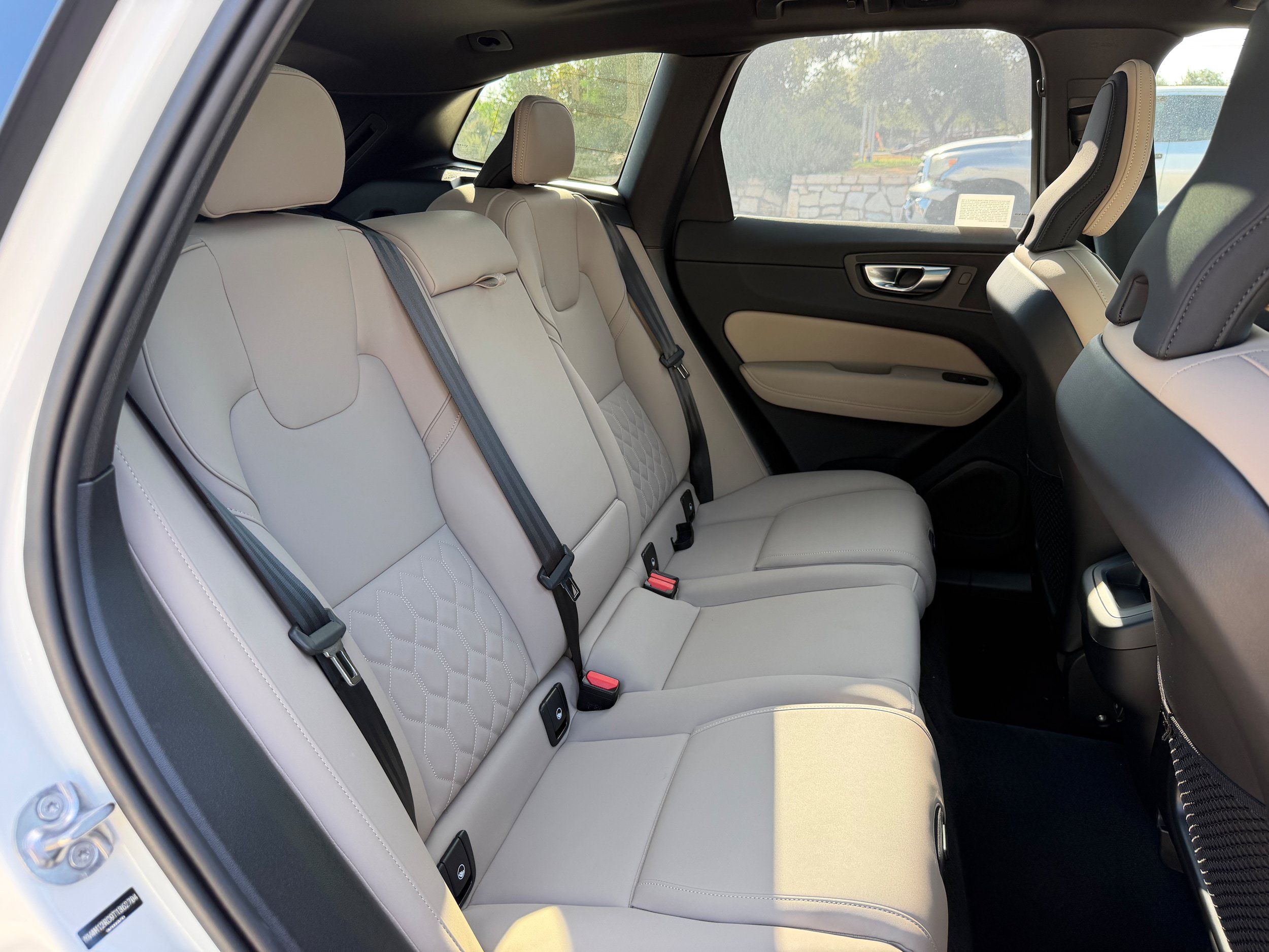 Certified 2026 Volvo XC60 B5 Plus w/ Climate Package PRO AWD/4WD image 12