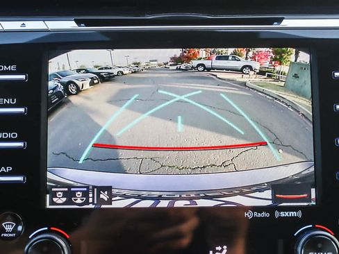 Used 2019 Toyota Camry XLE image 23