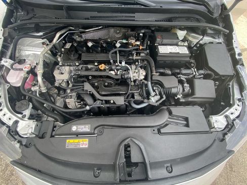 Used 2025 Toyota Corolla LE FWD image 30
