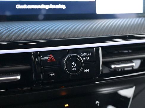 Certified 2025 Nissan Kicks SR AWD/4WD image 21