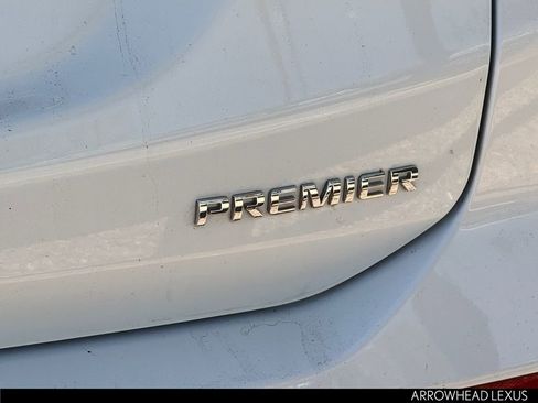 Used 2022 Chevrolet Equinox Premier FWD image 14