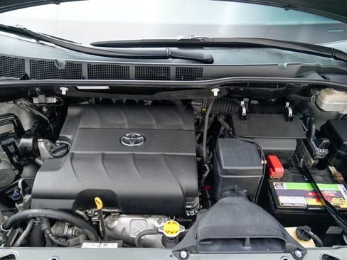 Used 2014 Toyota Sienna XLE FWD image 10