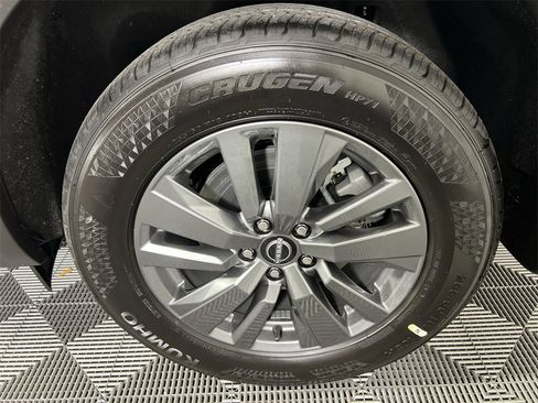 New 2025 Nissan Pathfinder SV image 18