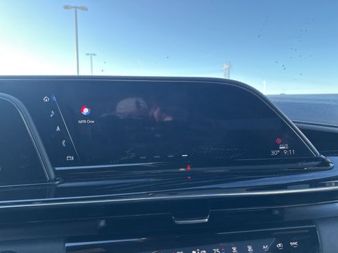 Used 2021 Cadillac Escalade ESV Sport w/ Driver Assist Tech Package image 66