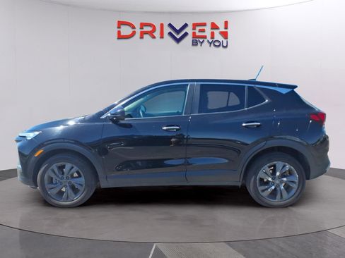 Used 2025 Buick Encore GX Preferred FWD image 2