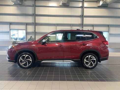 Used 2024 Subaru Forester Touring image 4