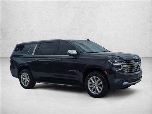 Used 2023 Chevrolet Suburban Premier RWD image 3