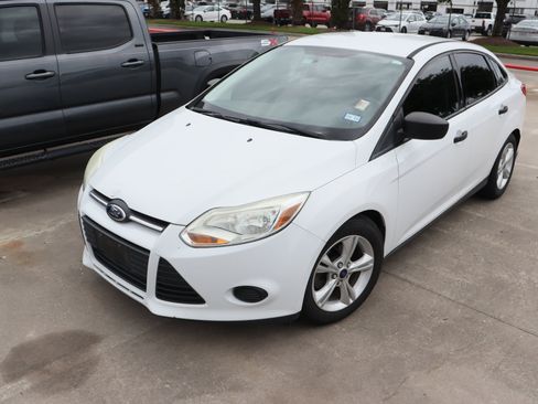 Used 2014 Ford Focus S image 5