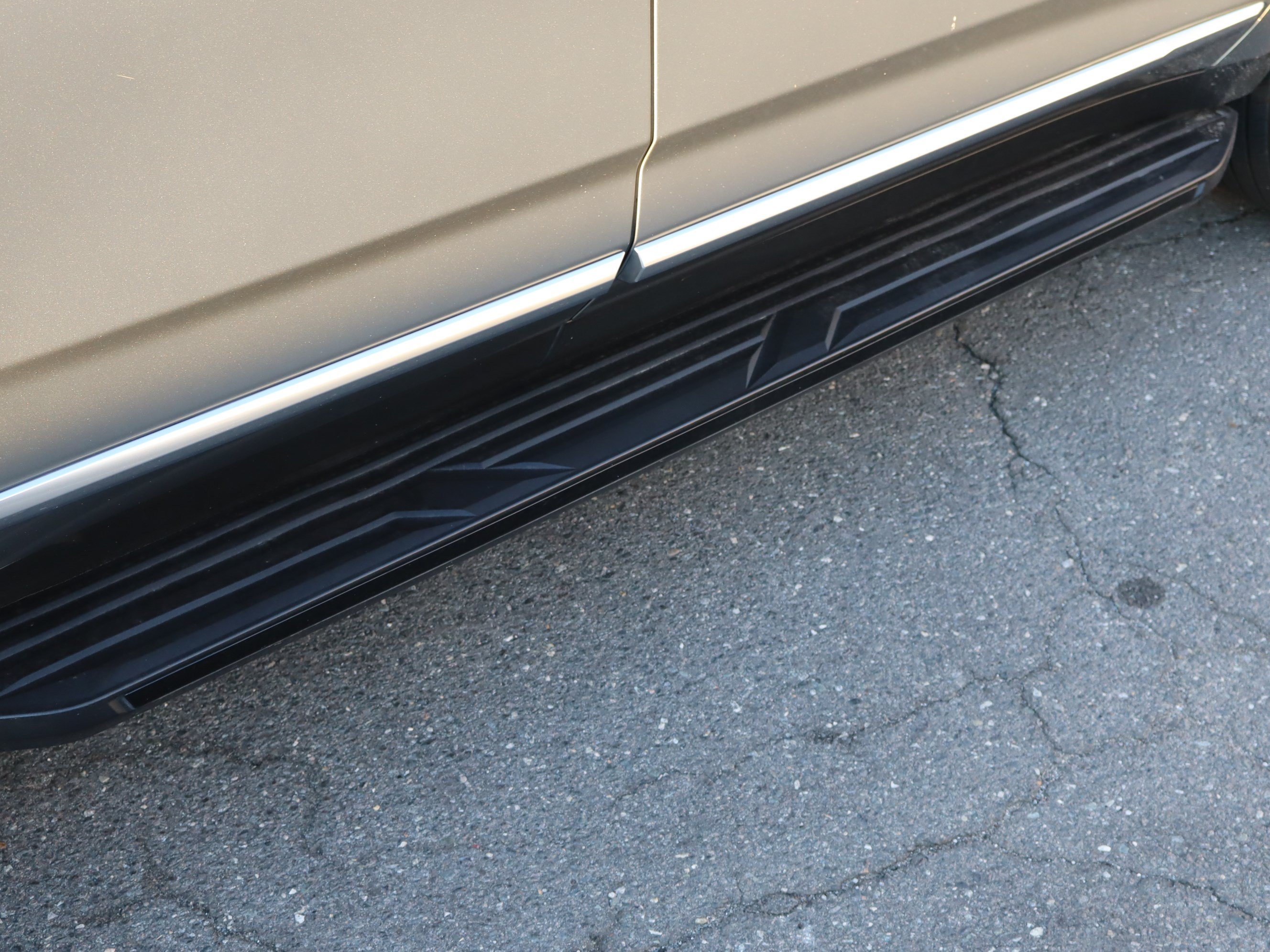 Used 2024 GMC Yukon Denali RWD image 12