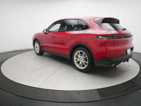 Certified 2025 Porsche Cayenne S AWD/4WD image 36