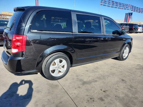 Used 2013 Dodge Grand Caravan SE image 3