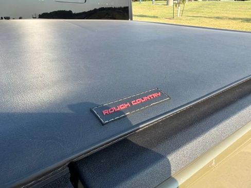 Used 2025 Jeep Gladiator Sport AWD/4WD image 10