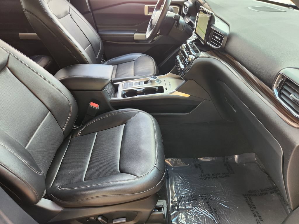Used 2022 Ford Explorer Limited w/ Equipment Group 301A RWD image 16