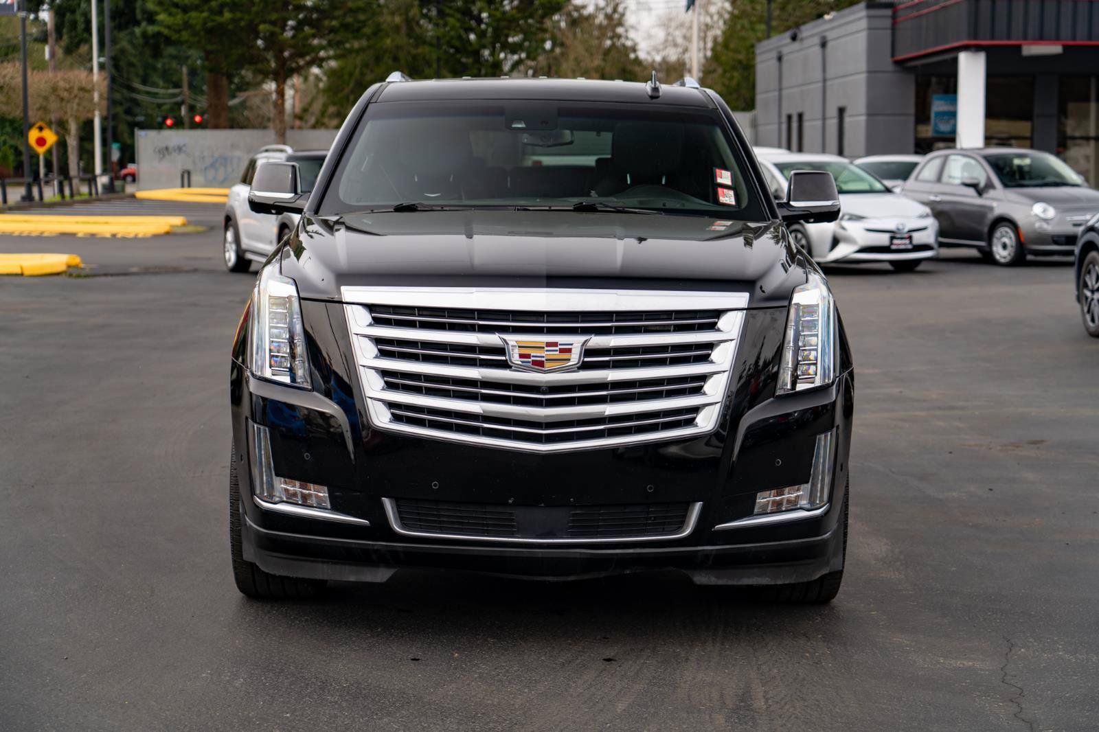 Used 2017 Cadillac Escalade Platinum AWD/4WD image 3