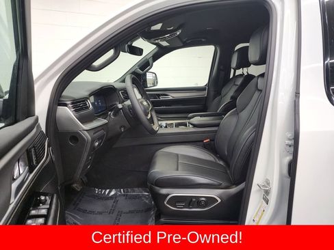 Certified 2026 Jeep Grand Wagoneer L Limited w/ 8-Passenger Seating Package AWD/4WD image 12