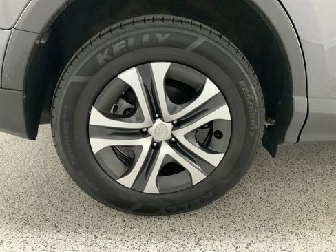 Used 2017 Toyota RAV4 LE AWD/4WD image 12
