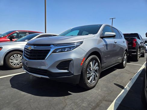 Used 2023 Chevrolet Equinox LT FWD image 2