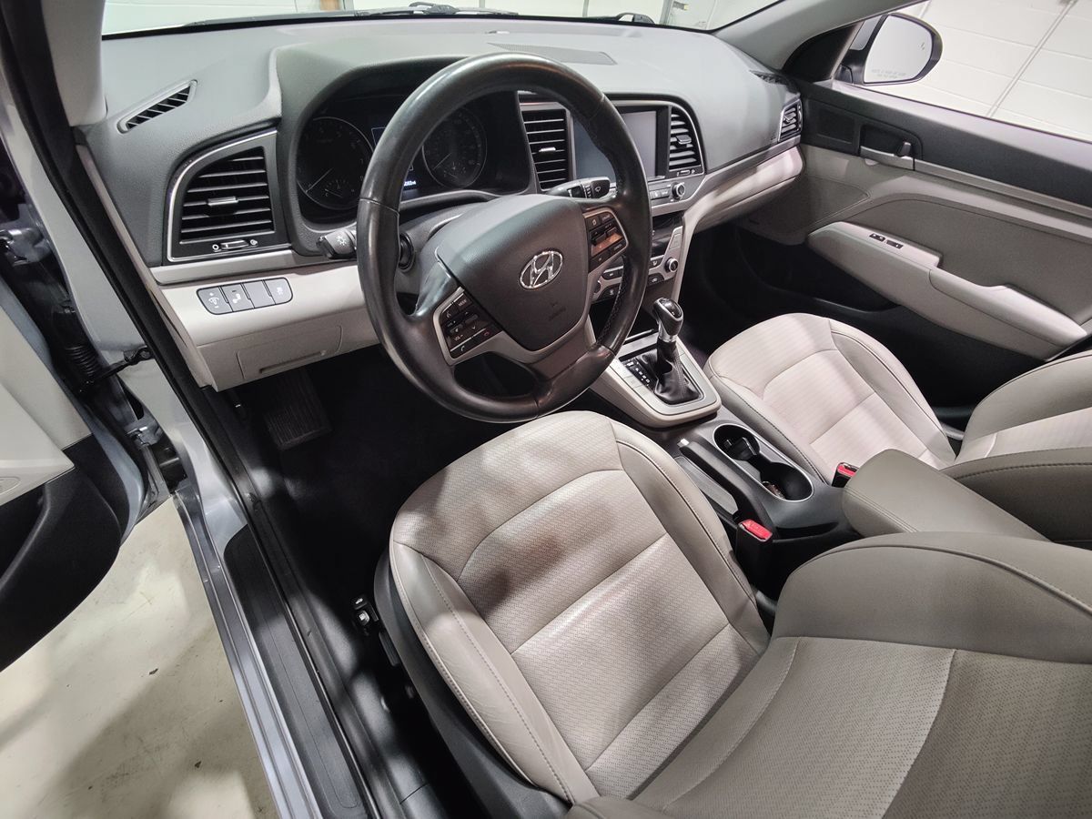 Used 2017 Hyundai Elantra Limited w/ Limited Tech Package 04 FWD image 28