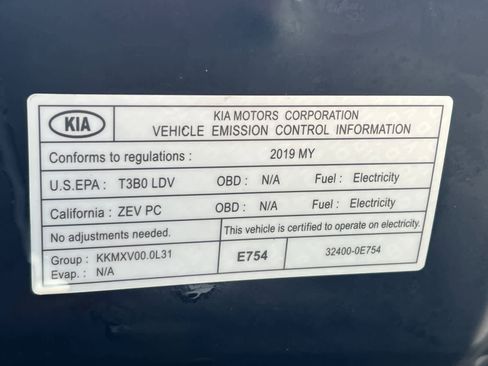 Used 2019 Kia Niro EX image 29