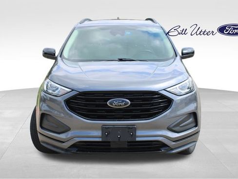 Used 2022 Ford Edge SE w/ Black Appearance Package AWD/4WD image 2