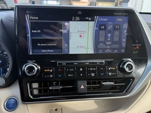 Certified 2021 Toyota Highlander Platinum image 25